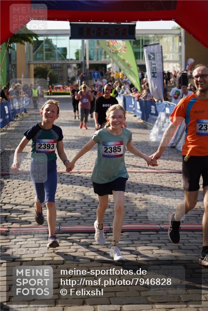 13.06.2025 - Holstenköstenlauf Felixshl http://msf.ph/oto/7946828 13.06.2025 18:13:30 Laufen 2196, 2385, 2386, 2393, 2429, 2430, 2526 meine-sportfotos.de