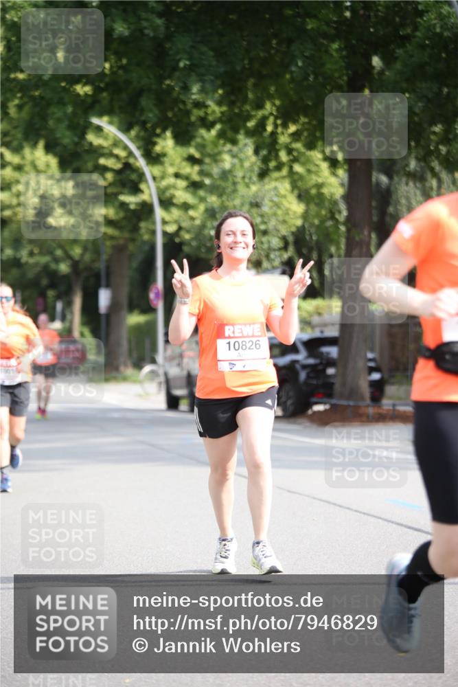 15.06.2025 - REWE Women's Run Jannik Wohlers http://msf.ph/oto/7946829 15.06.2025 09:45:15 Laufen 10826 meine-sportfotos.de