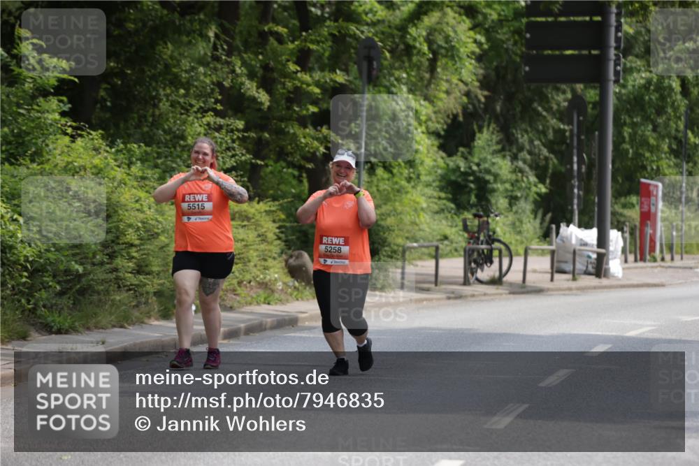 15.06.2025 - REWE Women's Run Jannik Wohlers http://msf.ph/oto/7946835 15.06.2025 10:21:29 Laufen 5515, 5258 meine-sportfotos.de