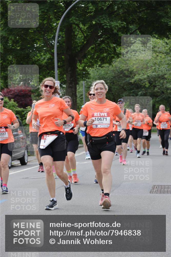 15.06.2025 - REWE Women's Run Jannik Wohlers http://msf.ph/oto/7946838 15.06.2025 08:30:11 Laufen 227, 793, 10671 meine-sportfotos.de