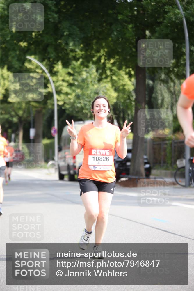 15.06.2025 - REWE Women's Run Jannik Wohlers http://msf.ph/oto/7946847 15.06.2025 09:45:15 Laufen 10826 meine-sportfotos.de