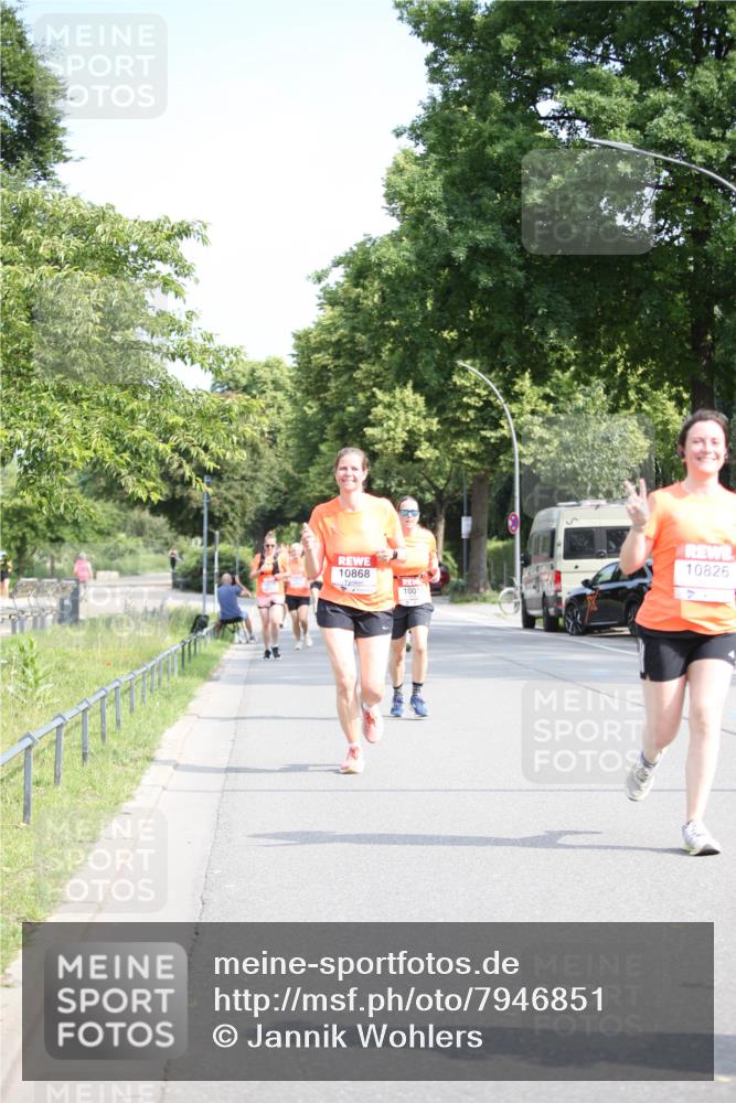 15.06.2025 - REWE Women's Run Jannik Wohlers http://msf.ph/oto/7946851 15.06.2025 09:45:16 Laufen 10868 meine-sportfotos.de