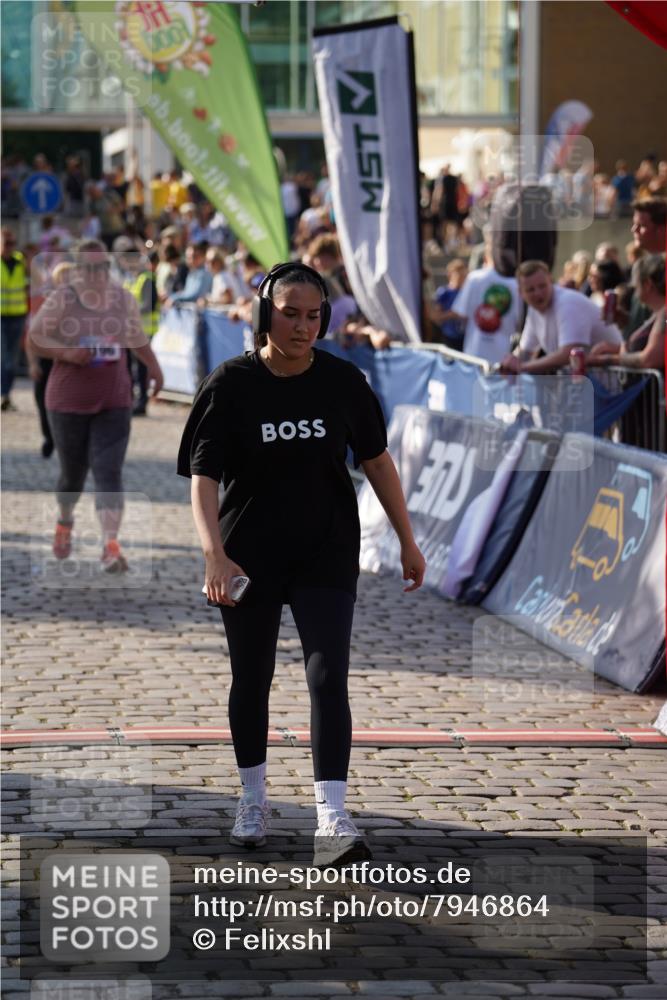 13.06.2025 - Holstenköstenlauf Felixshl http://msf.ph/oto/7946864 13.06.2025 18:13:32 Laufen 2196, 2385, 2386, 2393, 2429, 2430, 2526 meine-sportfotos.de