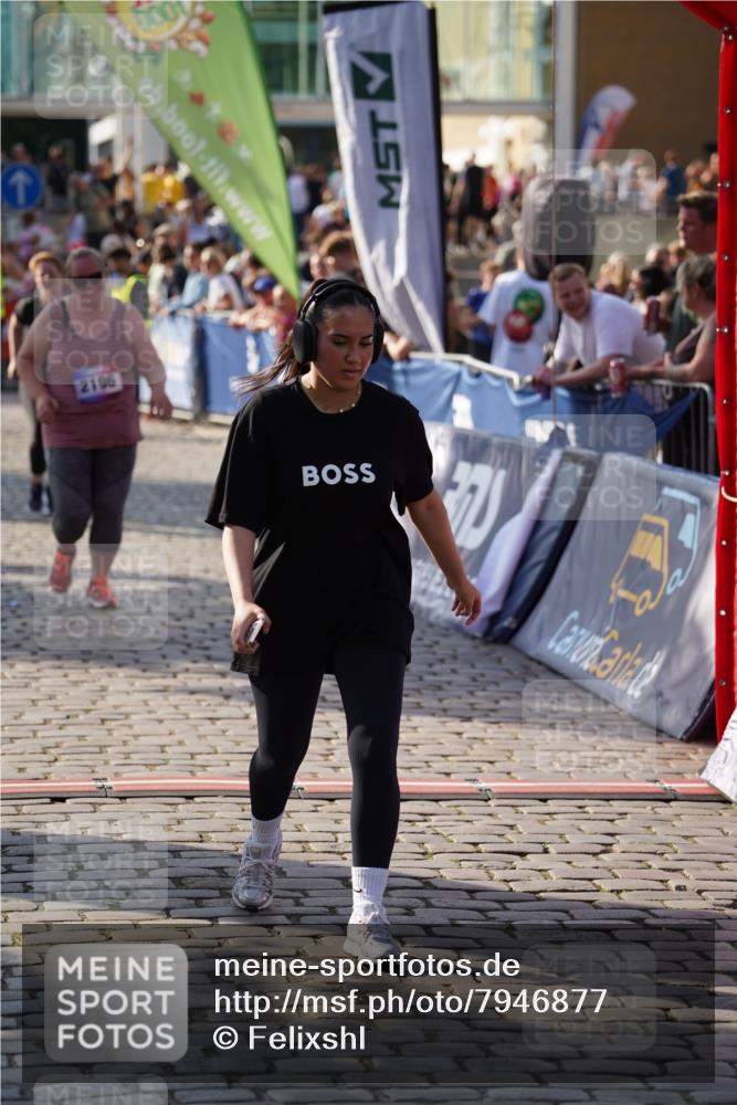 13.06.2025 - Holstenköstenlauf Felixshl http://msf.ph/oto/7946877 13.06.2025 18:13:32 Laufen 2196, 2385, 2386, 2393, 2429, 2430, 2526 meine-sportfotos.de