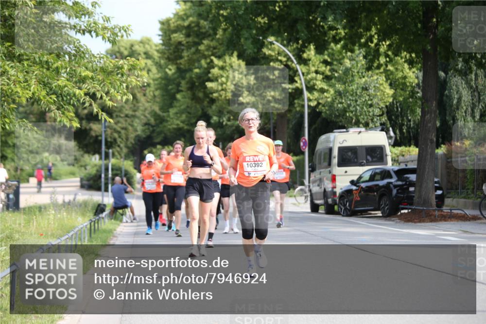 15.06.2025 - REWE Women's Run Jannik Wohlers http://msf.ph/oto/7946924 15.06.2025 09:45:29 Laufen 10392, 0153 meine-sportfotos.de