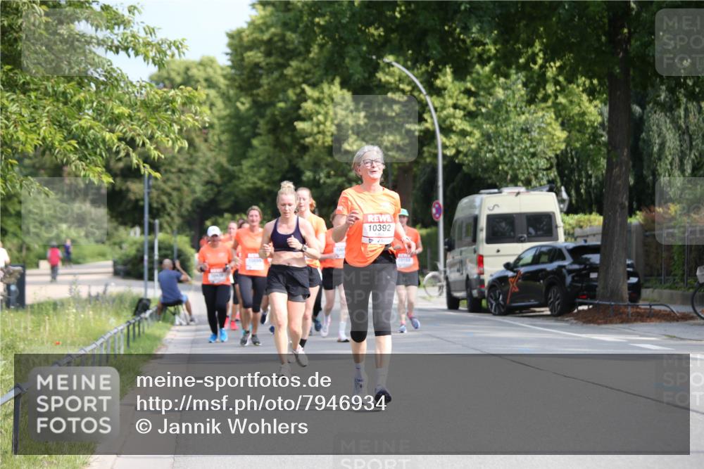 15.06.2025 - REWE Women's Run Jannik Wohlers http://msf.ph/oto/7946934 15.06.2025 09:45:29 Laufen 10436, 10055, 10392, 10153 meine-sportfotos.de