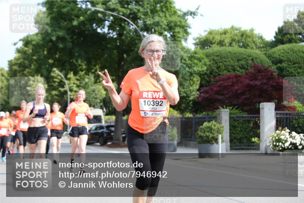 15.06.2025 - REWE Women's Run Jannik Wohlers http://msf.ph/oto/7946942 15.06.2025 09:45:32 Laufen 10392 meine-sportfotos.de