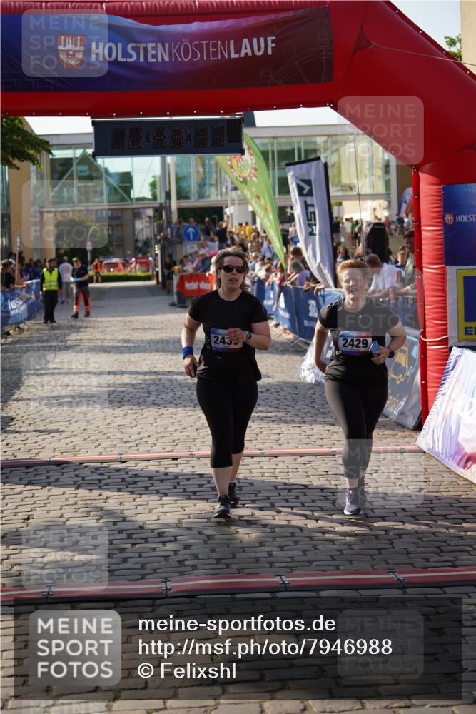 13.06.2025 - Holstenköstenlauf Felixshl http://msf.ph/oto/7946988 13.06.2025 18:13:39 Laufen 2196, 2429, 2430 meine-sportfotos.de