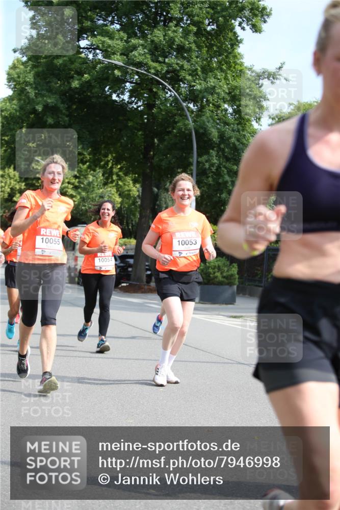 15.06.2025 - REWE Women's Run Jannik Wohlers http://msf.ph/oto/7946998 15.06.2025 09:45:35 Laufen 10055, 10053 meine-sportfotos.de