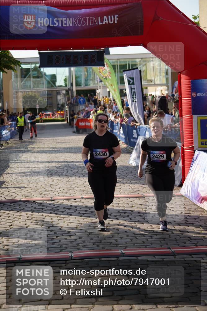 13.06.2025 - Holstenköstenlauf Felixshl http://msf.ph/oto/7947001 13.06.2025 18:13:39 Laufen 2196, 2429, 2430 meine-sportfotos.de