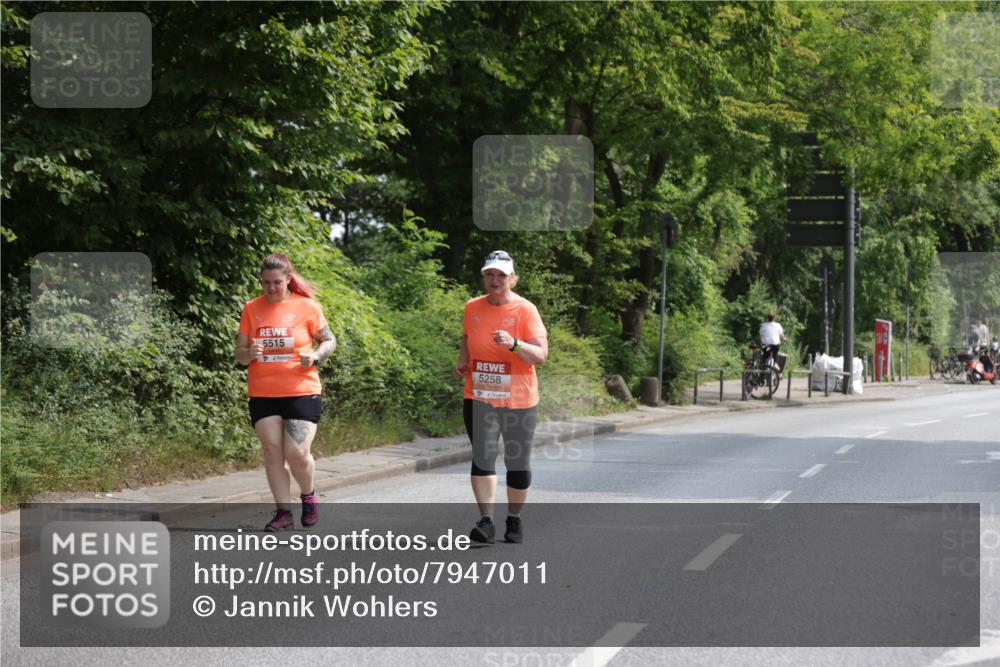 15.06.2025 - REWE Women's Run Jannik Wohlers http://msf.ph/oto/7947011 15.06.2025 10:21:35 Laufen 35, 5515, 5258 meine-sportfotos.de