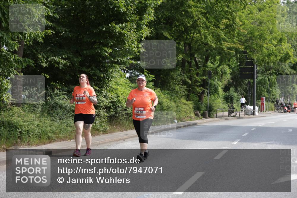 15.06.2025 - REWE Women's Run Jannik Wohlers http://msf.ph/oto/7947071 15.06.2025 10:21:36 Laufen 5515, 5258, 9774 meine-sportfotos.de
