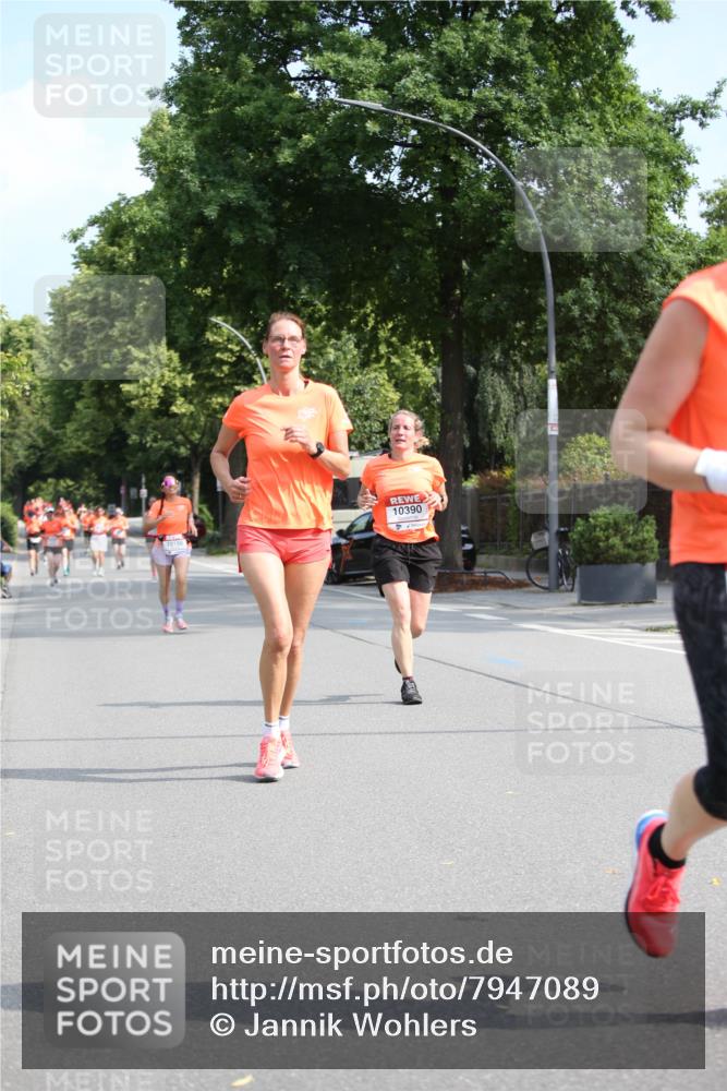 15.06.2025 - REWE Women's Run Jannik Wohlers http://msf.ph/oto/7947089 15.06.2025 09:45:40 Laufen 10390 meine-sportfotos.de