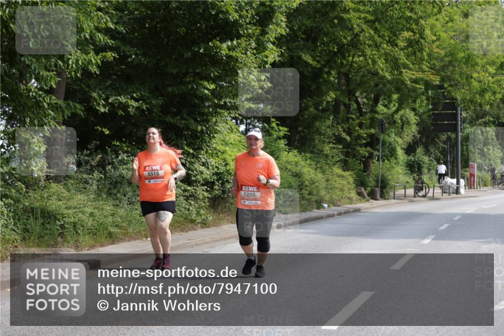 15.06.2025 - REWE Women's Run Jannik Wohlers http://msf.ph/oto/7947100 15.06.2025 10:21:36 Laufen 5515, 5258 meine-sportfotos.de