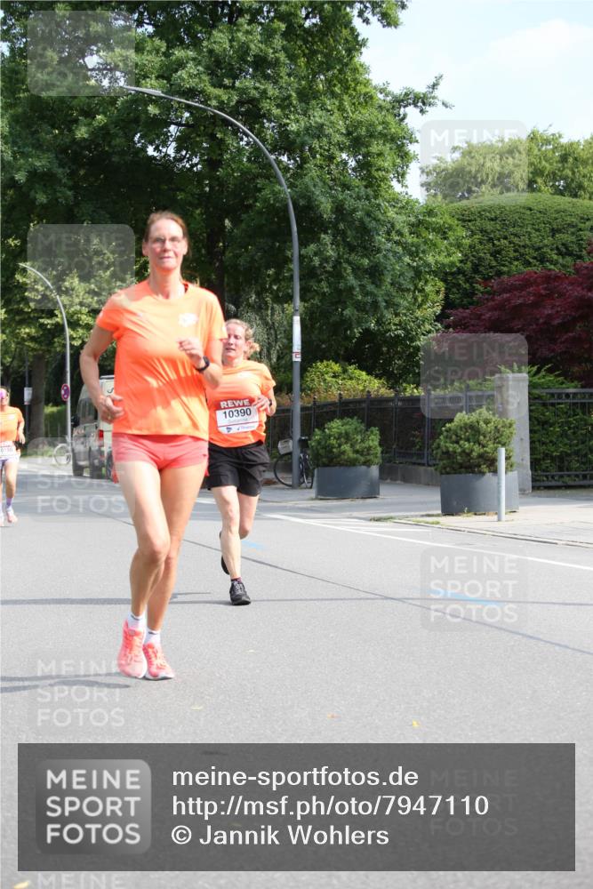 15.06.2025 - REWE Women's Run Jannik Wohlers http://msf.ph/oto/7947110 15.06.2025 09:45:40 Laufen 10390 meine-sportfotos.de