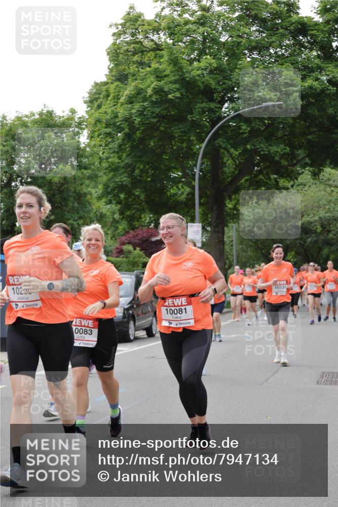 15.06.2025 - REWE Women's Run Jannik Wohlers http://msf.ph/oto/7947134 15.06.2025 08:30:19 Laufen 102, 10081, 0083 meine-sportfotos.de