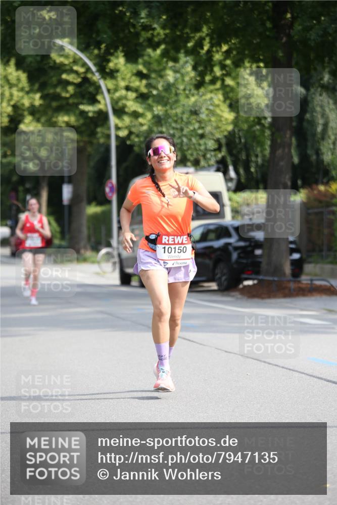 15.06.2025 - REWE Women's Run Jannik Wohlers http://msf.ph/oto/7947135 15.06.2025 09:45:43 Laufen 10150 meine-sportfotos.de