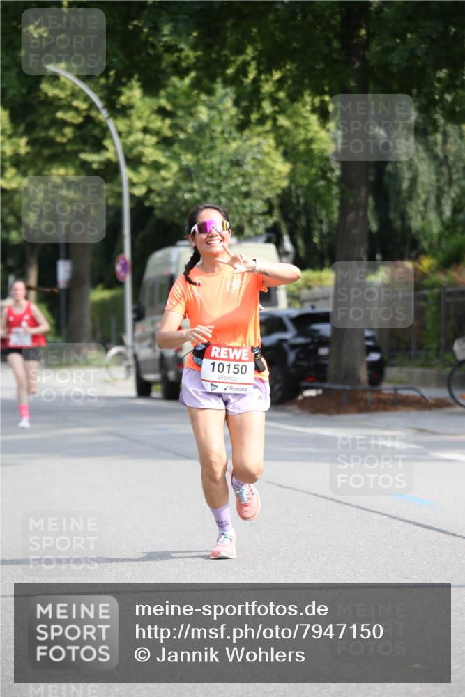 15.06.2025 - REWE Women's Run Jannik Wohlers http://msf.ph/oto/7947150 15.06.2025 09:45:43 Laufen 10150 meine-sportfotos.de
