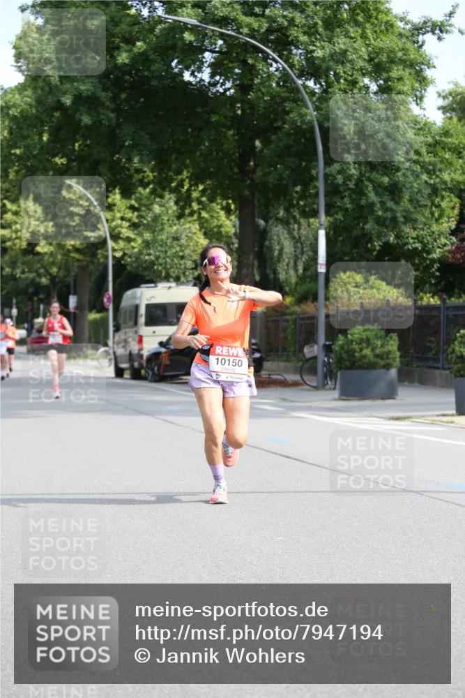 15.06.2025 - REWE Women's Run Jannik Wohlers http://msf.ph/oto/7947194 15.06.2025 09:45:44 Laufen 10150 meine-sportfotos.de