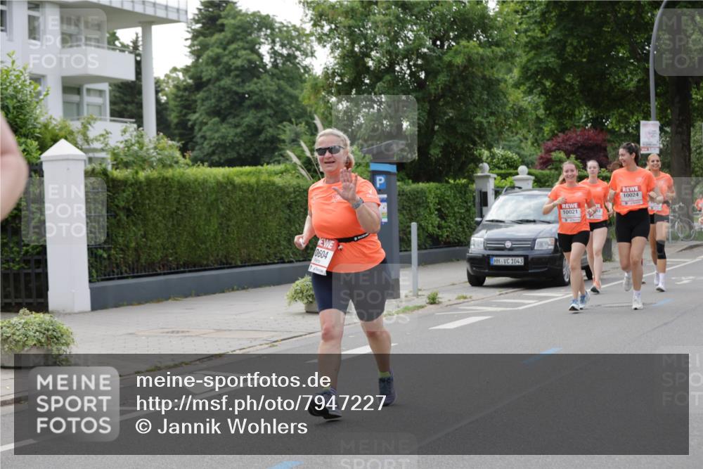 15.06.2025 - REWE Women's Run Jannik Wohlers http://msf.ph/oto/7947227 15.06.2025 08:30:24 Laufen 0604, 1043, 10024, 10021 meine-sportfotos.de