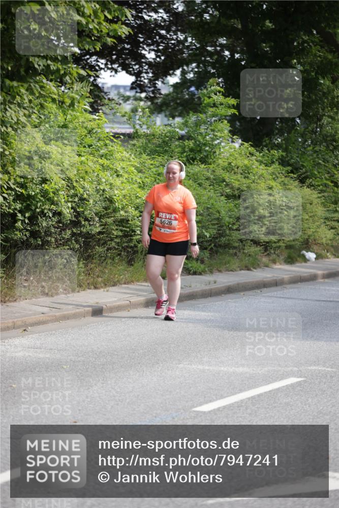 15.06.2025 - REWE Women's Run Jannik Wohlers http://msf.ph/oto/7947241 15.06.2025 10:22:19 Laufen 5626 meine-sportfotos.de