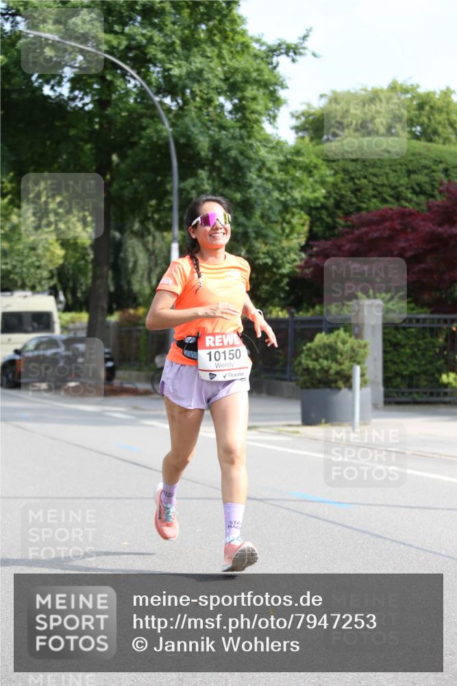 15.06.2025 - REWE Women's Run Jannik Wohlers http://msf.ph/oto/7947253 15.06.2025 09:45:45 Laufen 10150 meine-sportfotos.de