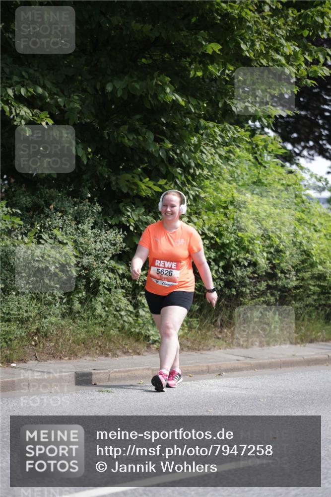 15.06.2025 - REWE Women's Run Jannik Wohlers http://msf.ph/oto/7947258 15.06.2025 10:22:22 Laufen 5626 meine-sportfotos.de