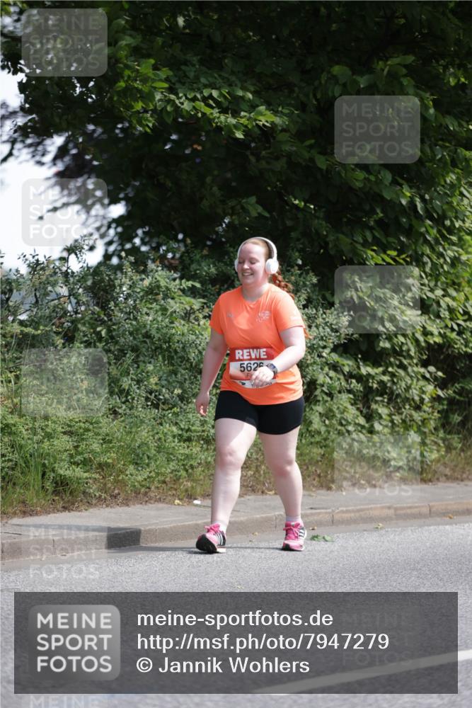 15.06.2025 - REWE Women's Run Jannik Wohlers http://msf.ph/oto/7947279 15.06.2025 10:22:24 Laufen 562 meine-sportfotos.de