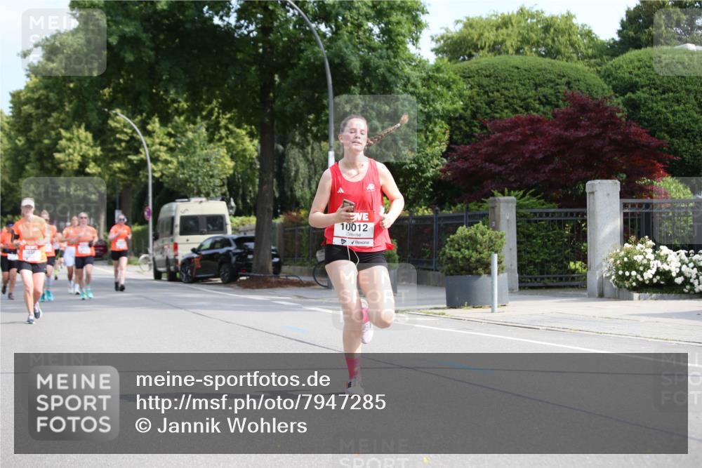 15.06.2025 - REWE Women's Run Jannik Wohlers http://msf.ph/oto/7947285 15.06.2025 09:45:50 Laufen 10012 meine-sportfotos.de