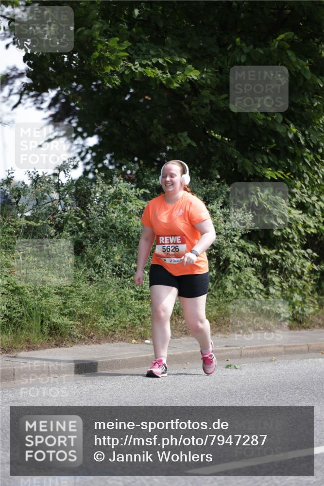 15.06.2025 - REWE Women's Run Jannik Wohlers http://msf.ph/oto/7947287 15.06.2025 10:22:24 Laufen 5626 meine-sportfotos.de