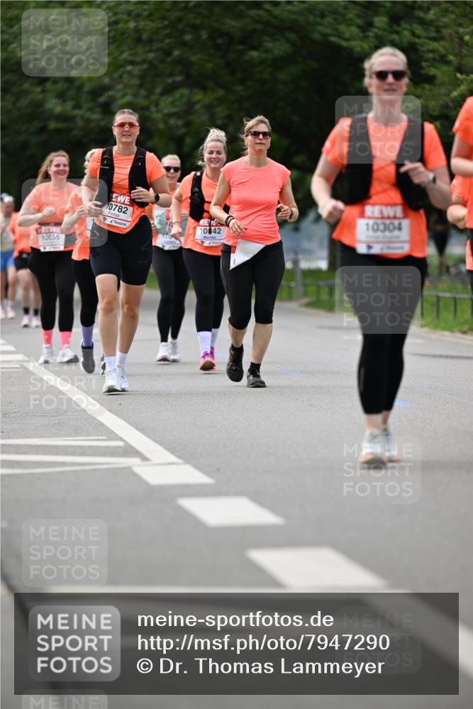 15.06.2025 - REWE Women's Run Dr. Thomas Lammeyer http://msf.ph/oto/7947290 15.06.2025 09:24:02 Laufen 10842, 10304 meine-sportfotos.de