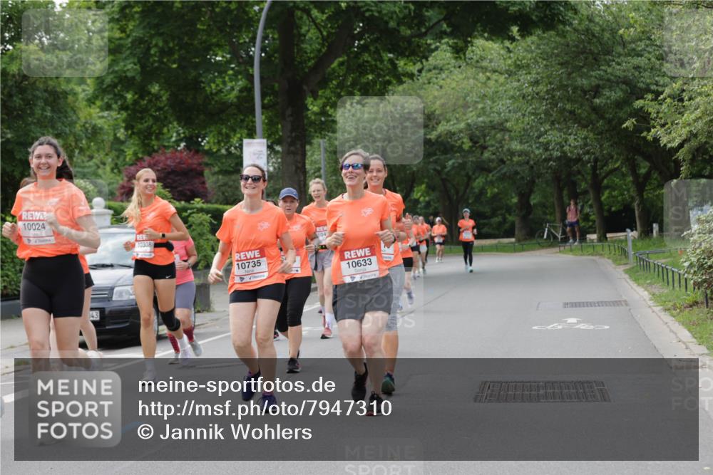 15.06.2025 - REWE Women's Run Jannik Wohlers http://msf.ph/oto/7947310 15.06.2025 08:30:26 Laufen 10024, 043, 10308, 10735, 104, 10633 meine-sportfotos.de
