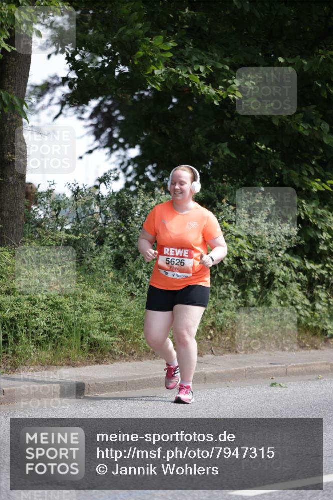 15.06.2025 - REWE Women's Run Jannik Wohlers http://msf.ph/oto/7947315 15.06.2025 10:22:24 Laufen 5626 meine-sportfotos.de