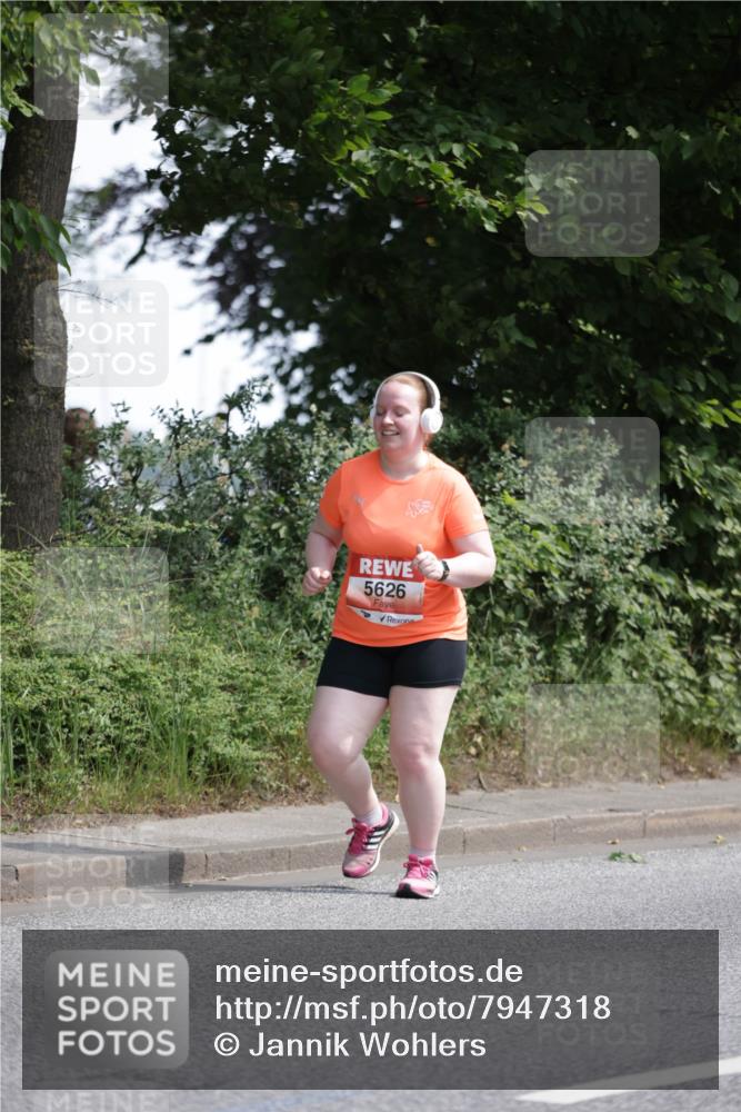 15.06.2025 - REWE Women's Run Jannik Wohlers http://msf.ph/oto/7947318 15.06.2025 10:22:24 Laufen 5626 meine-sportfotos.de