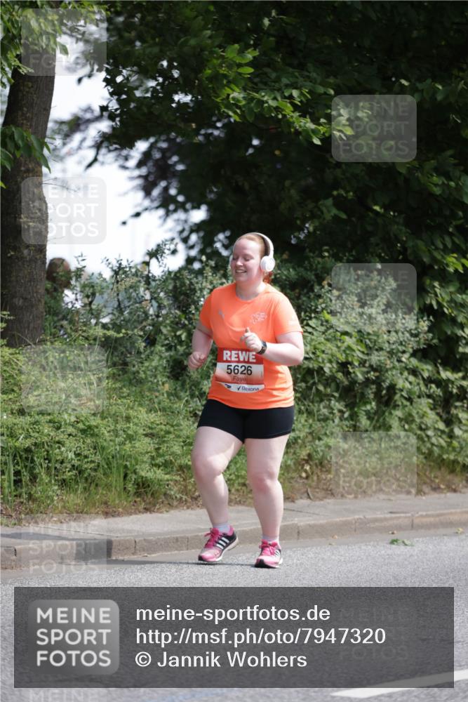 15.06.2025 - REWE Women's Run Jannik Wohlers http://msf.ph/oto/7947320 15.06.2025 10:22:24 Laufen 5626 meine-sportfotos.de