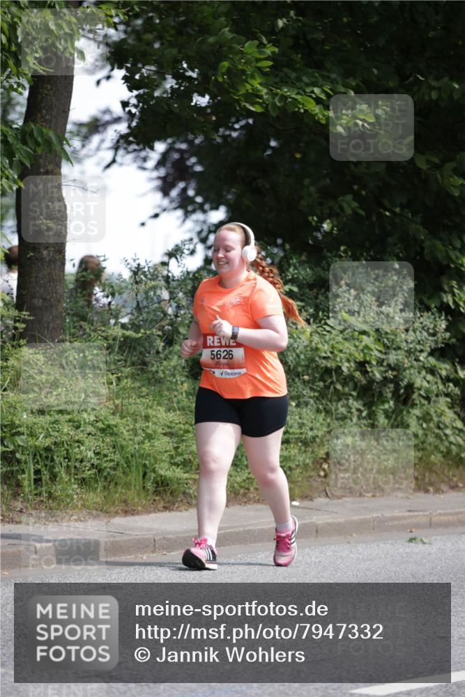 15.06.2025 - REWE Women's Run Jannik Wohlers http://msf.ph/oto/7947332 15.06.2025 10:22:24 Laufen 5626 meine-sportfotos.de