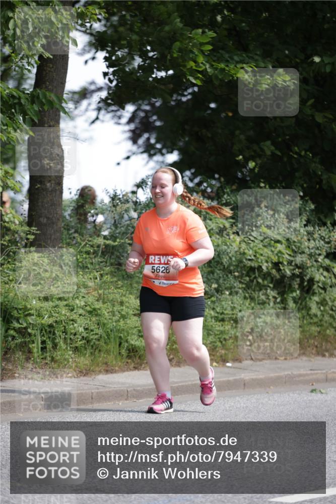 15.06.2025 - REWE Women's Run Jannik Wohlers http://msf.ph/oto/7947339 15.06.2025 10:22:25 Laufen 5626 meine-sportfotos.de