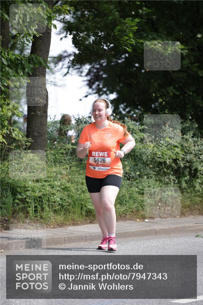 15.06.2025 - REWE Women's Run Jannik Wohlers http://msf.ph/oto/7947343 15.06.2025 10:22:25 Laufen 5626 meine-sportfotos.de