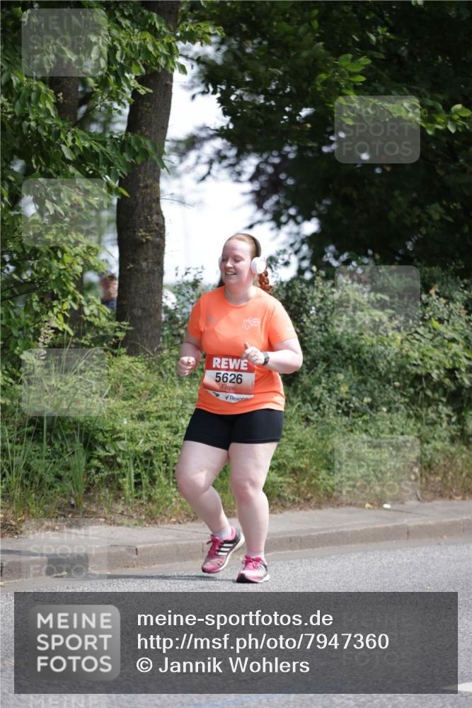15.06.2025 - REWE Women's Run Jannik Wohlers http://msf.ph/oto/7947360 15.06.2025 10:22:25 Laufen 5626 meine-sportfotos.de