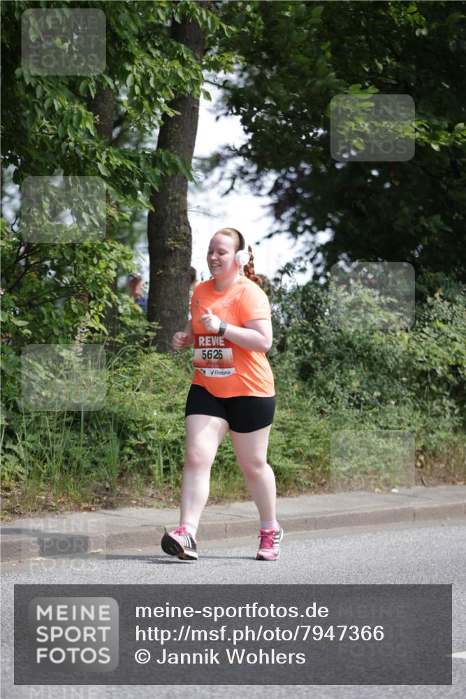 15.06.2025 - REWE Women's Run Jannik Wohlers http://msf.ph/oto/7947366 15.06.2025 10:22:25 Laufen 5626 meine-sportfotos.de