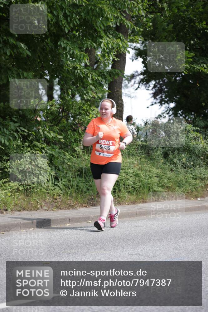15.06.2025 - REWE Women's Run Jannik Wohlers http://msf.ph/oto/7947387 15.06.2025 10:22:26 Laufen 5626 meine-sportfotos.de