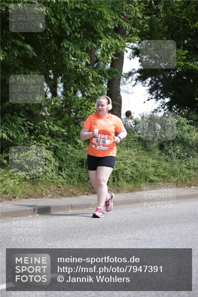 15.06.2025 - REWE Women's Run Jannik Wohlers http://msf.ph/oto/7947391 15.06.2025 10:22:26 Laufen 5626 meine-sportfotos.de