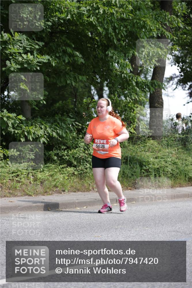 15.06.2025 - REWE Women's Run Jannik Wohlers http://msf.ph/oto/7947420 15.06.2025 10:22:26 Laufen 5626 meine-sportfotos.de