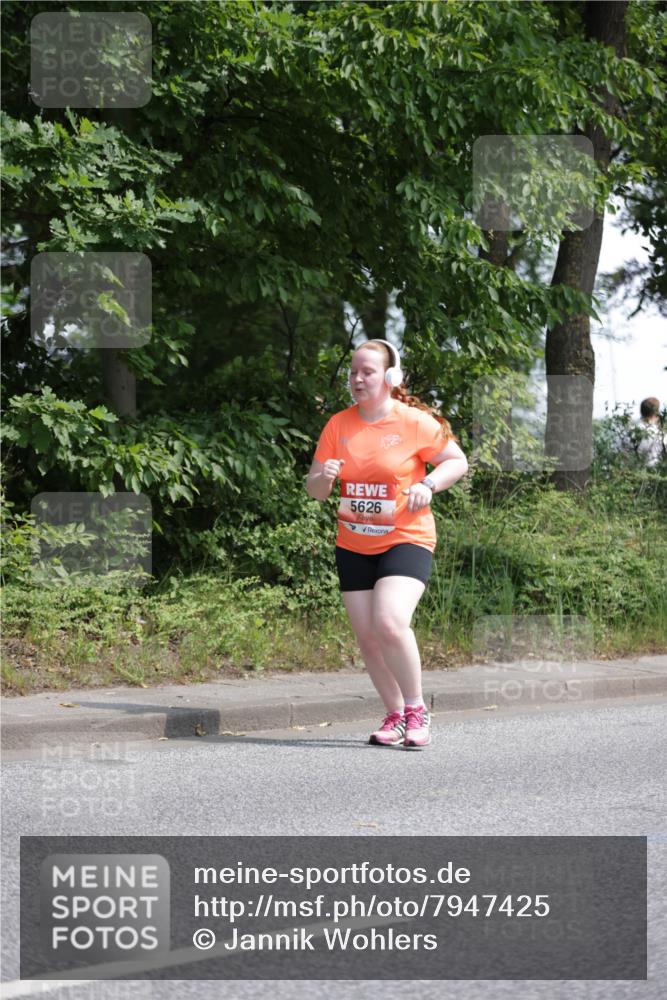 15.06.2025 - REWE Women's Run Jannik Wohlers http://msf.ph/oto/7947425 15.06.2025 10:22:26 Laufen 5626 meine-sportfotos.de