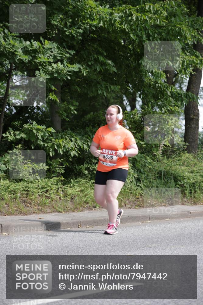 15.06.2025 - REWE Women's Run Jannik Wohlers http://msf.ph/oto/7947442 15.06.2025 10:22:26 Laufen 5626 meine-sportfotos.de