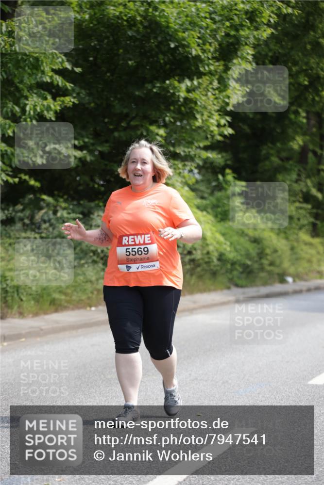 15.06.2025 - REWE Women's Run Jannik Wohlers http://msf.ph/oto/7947541 15.06.2025 10:23:25 Laufen 5569 meine-sportfotos.de