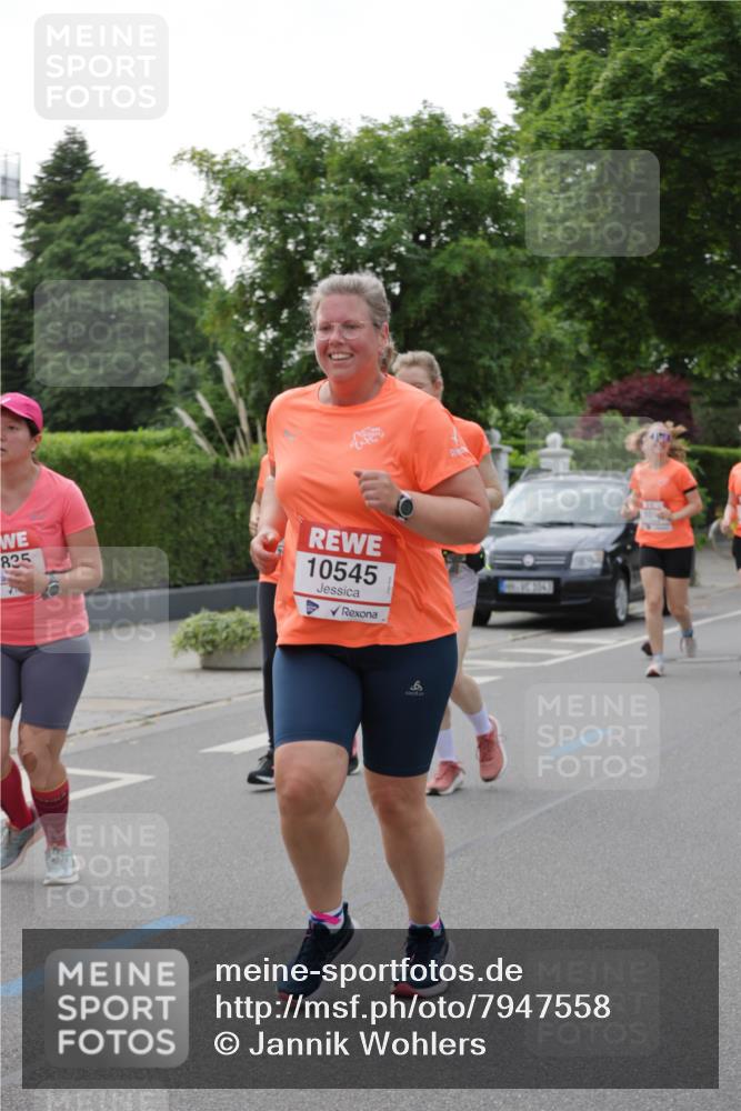 15.06.2025 - REWE Women's Run Jannik Wohlers http://msf.ph/oto/7947558 15.06.2025 08:30:31 Laufen 825, 10545, 10 meine-sportfotos.de