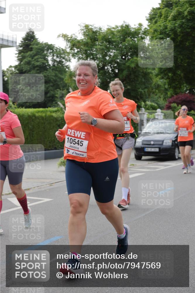 15.06.2025 - REWE Women's Run Jannik Wohlers http://msf.ph/oto/7947569 15.06.2025 08:30:31 Laufen 10545, 4, 10112 meine-sportfotos.de