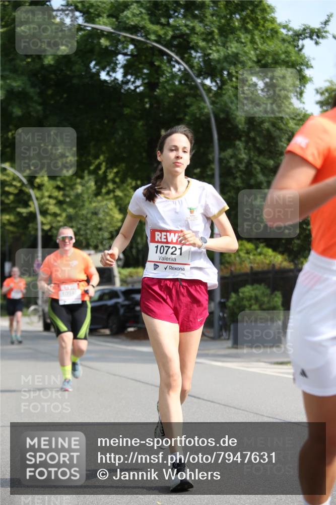 15.06.2025 - REWE Women's Run Jannik Wohlers http://msf.ph/oto/7947631 15.06.2025 09:46:01 Laufen 10721 meine-sportfotos.de