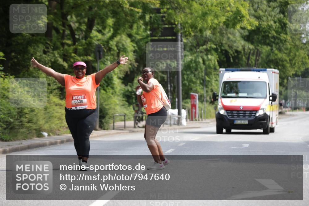 15.06.2025 - REWE Women's Run Jannik Wohlers http://msf.ph/oto/7947640 15.06.2025 10:23:47 Laufen 5338 meine-sportfotos.de